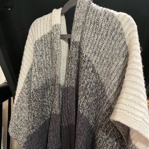 American Eagle OS Open Poncho/Cardigan